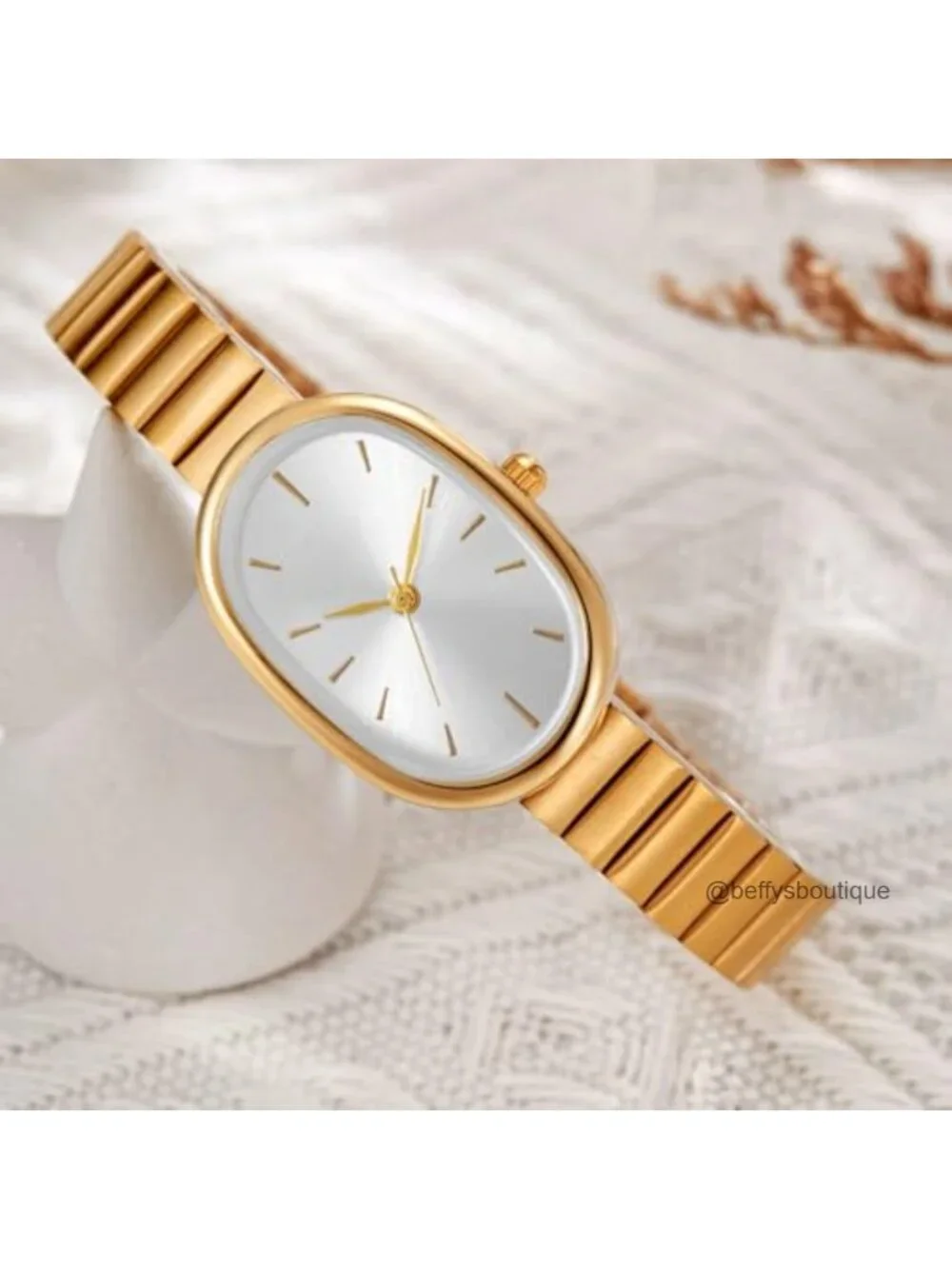 Exquisite Women's Oval Watch, Quartz Movement, Metal Band, Easy Reader,